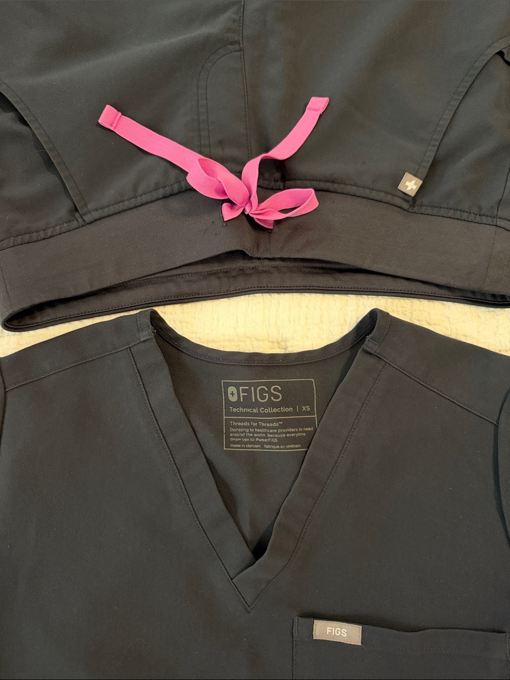 FIGS Catarina Scrub Top and Zamora Jogger Night Sky XS top S petite jogger